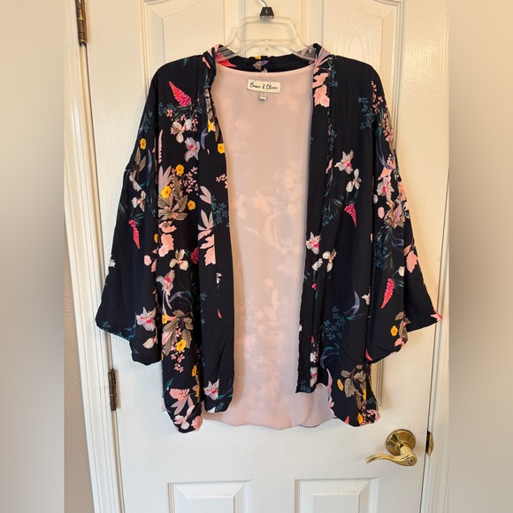 Floral Kimono Cardigan - Black with Multicolor Floral Print Women’s L/XL - Picture 4 of 8